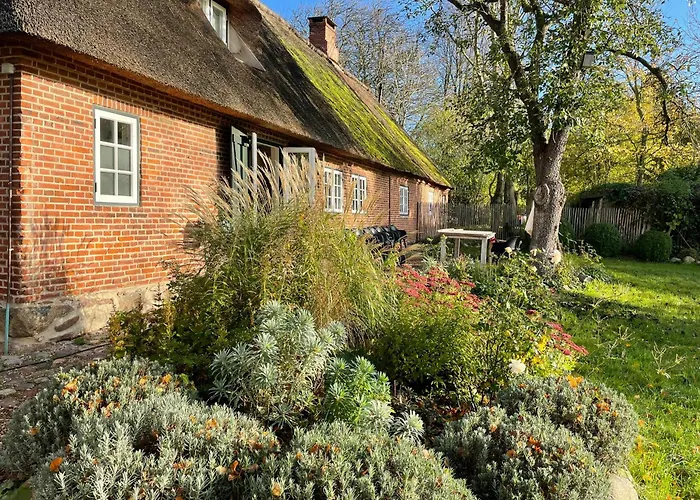 Thatched Brick House Near The River Schlei Vakantiehuis